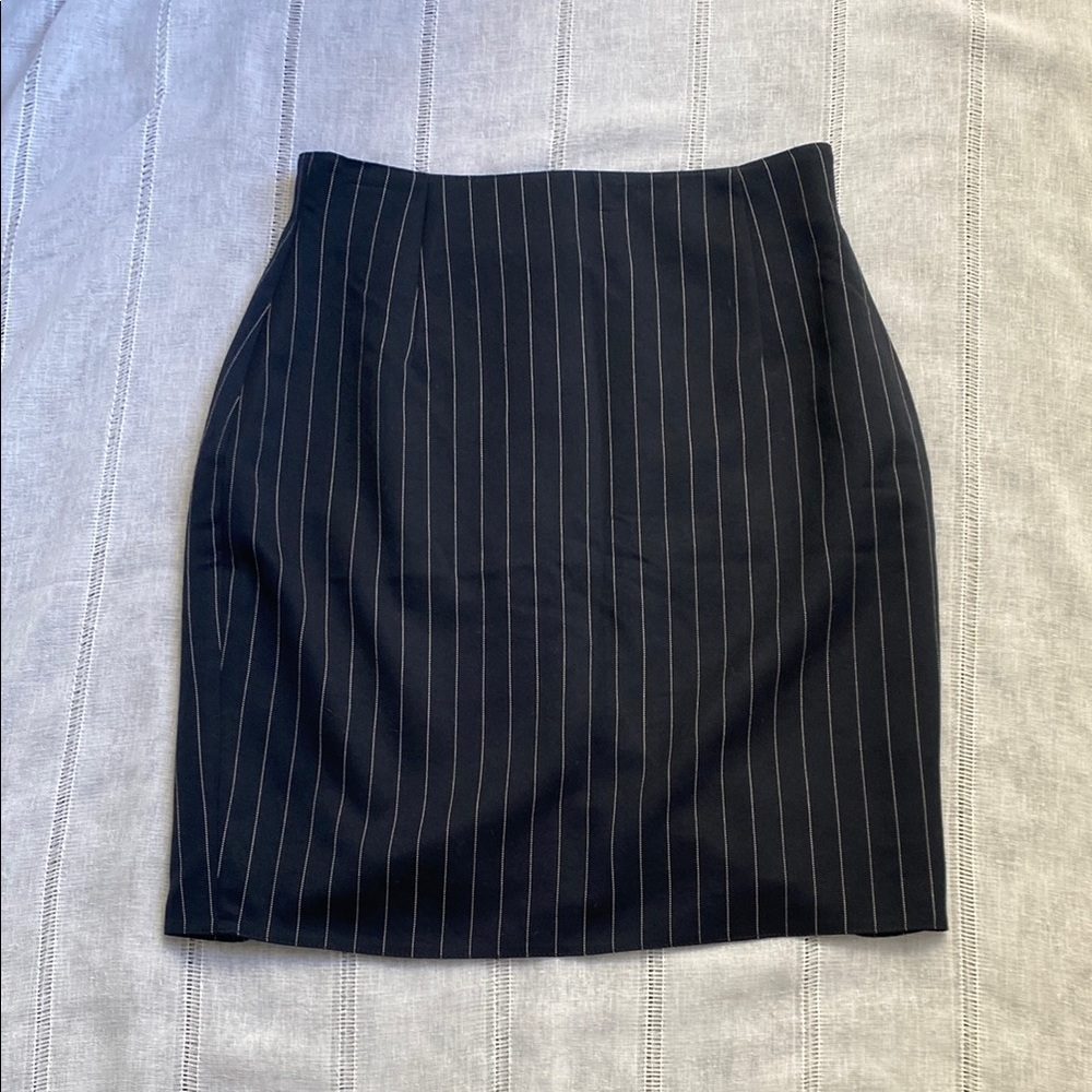 Dorothy Perkins Dark Navy Pinstripe Skirt. - Picture 3 of 11